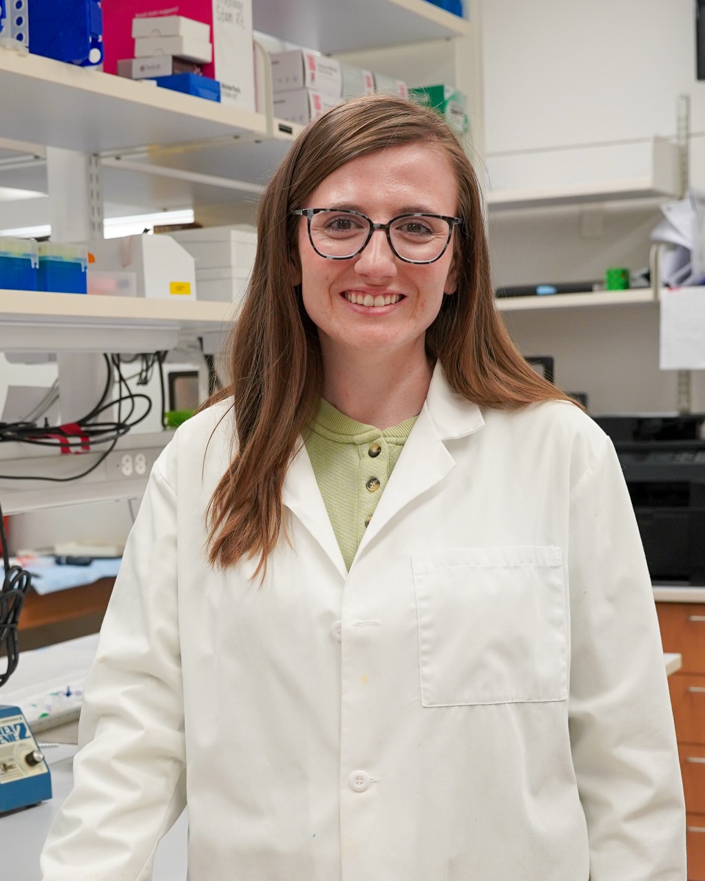 Savanna Smith in lab