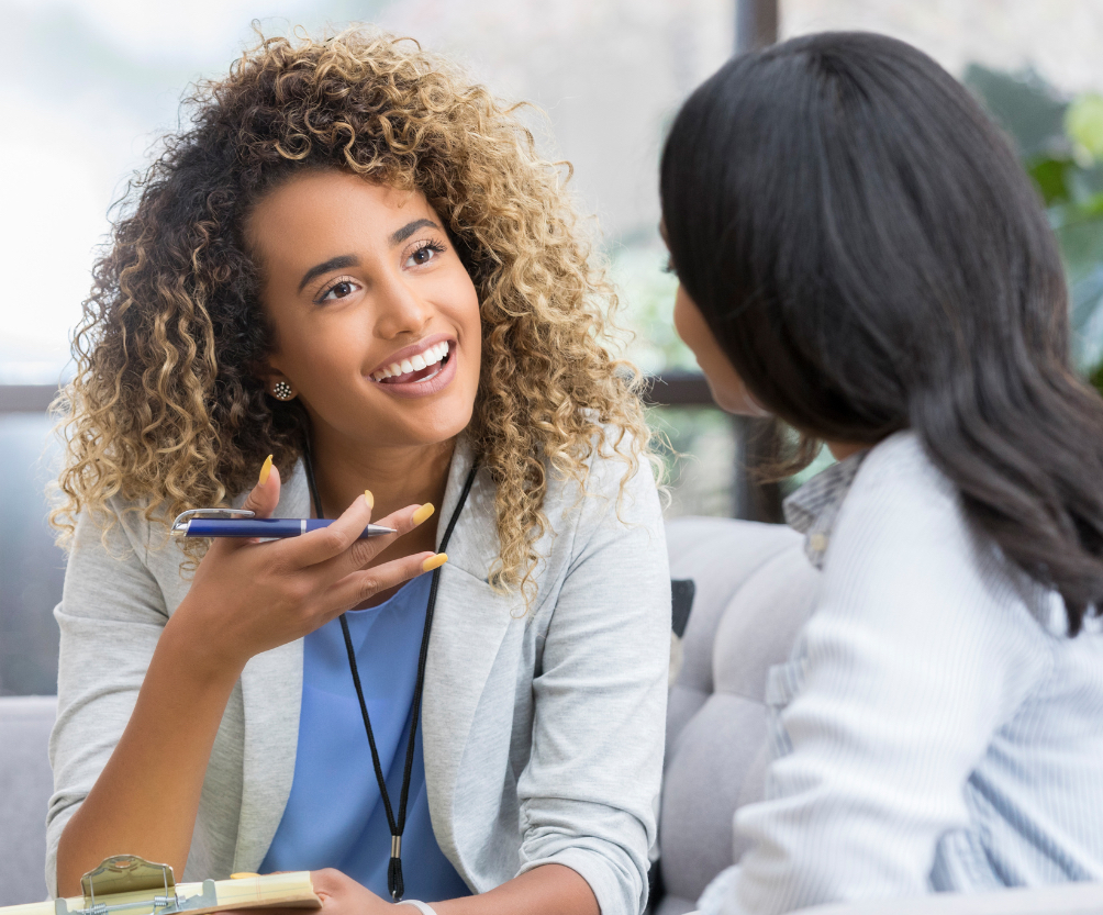 Nurse consults a patient.